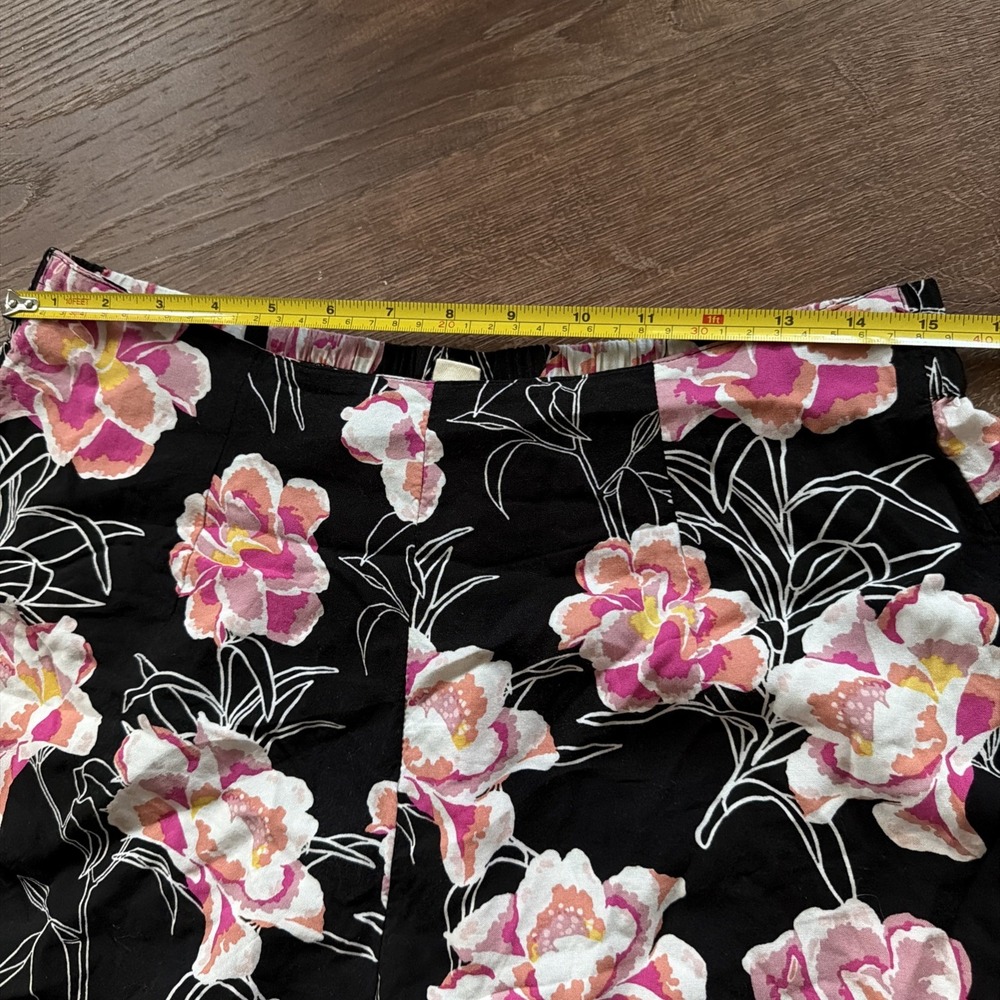 Roxy Women's Salton Lake Black Pink Flowers High Waisted Shorts Size L Rayon - Picture 5 of 5